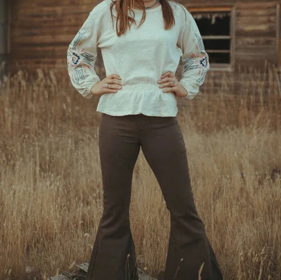 Flare Jeans - Picture 1 of 3